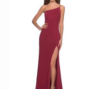 La Femme One-Shoulder Jersey Gown in Burgundy